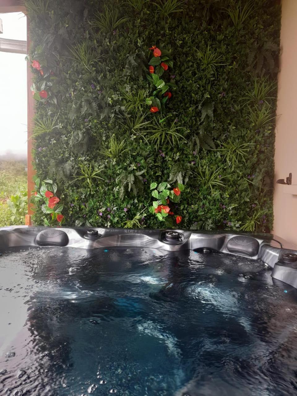 La Kaz Zambaville Avec Jacuzzi Privatif La Plaine des Palmistes Exterior foto